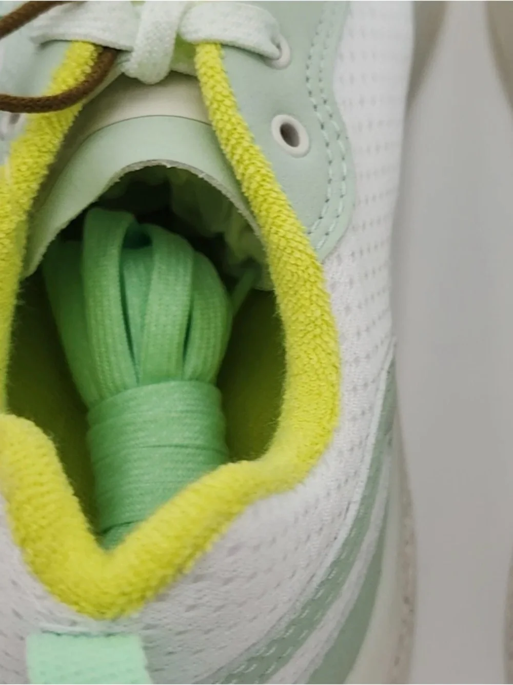 Olukai Anau Pickleball Shoes Bright White/ Pale Mint | Womens US8 EU38 NEW / NWT